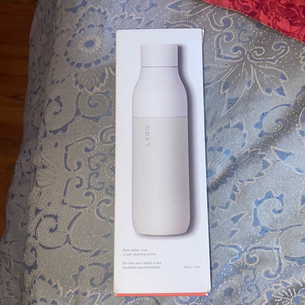 LARQ Self Cleaning Water Bottle- New in Box.